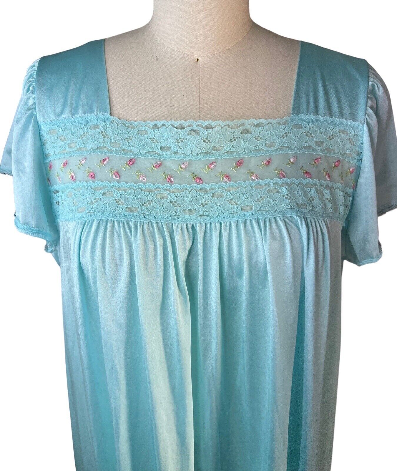 Women’s Blue Vanity Fair Vintage 60’s Nightgown
