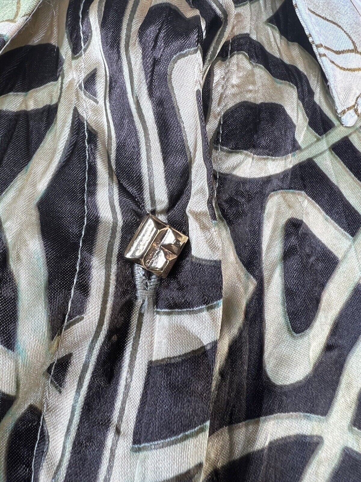 Secret Avenue Women’s Long-sleeved Silky Poly Blouse Size M