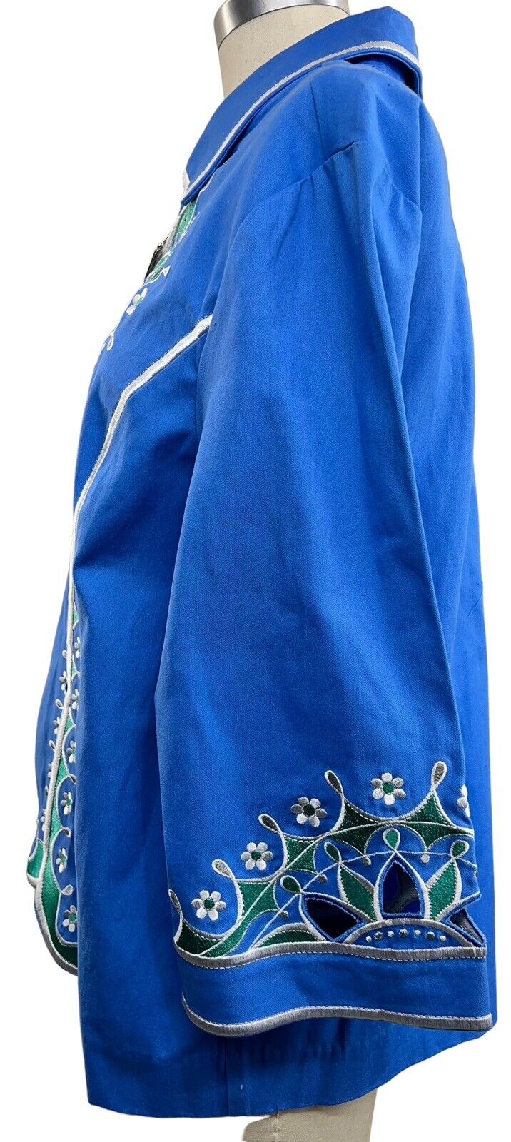 Bob Mackie Cut Out Design Embroidered Flowers Zip Up Jacket Size L