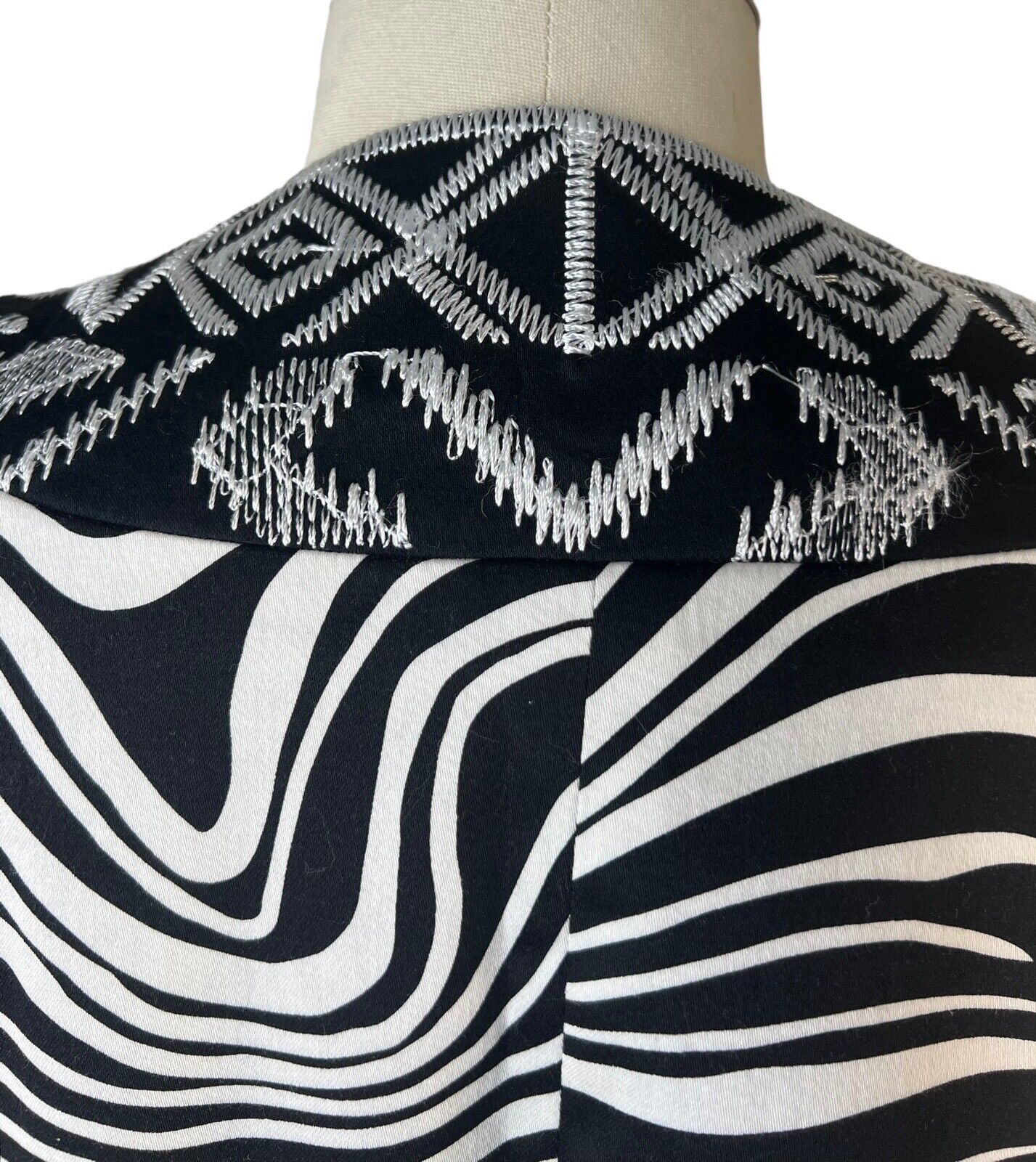 Trenz Woman By Theresa Renz Black White Cotton Spandex Embroidered Jacket 1X