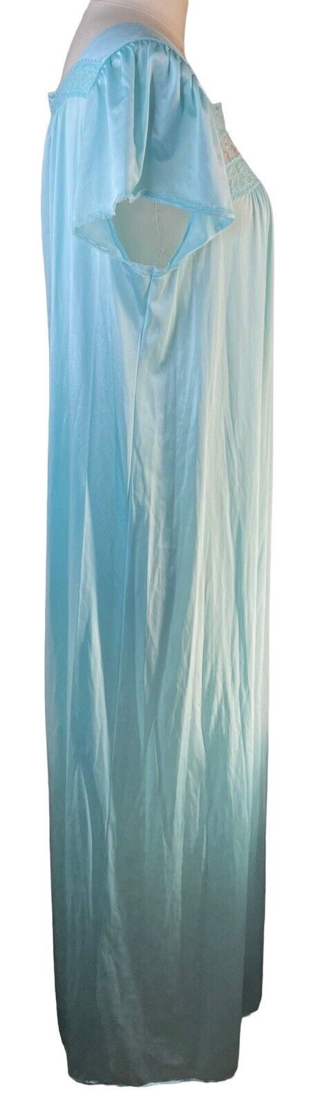 Women’s Blue Vanity Fair Vintage 60’s Nightgown 