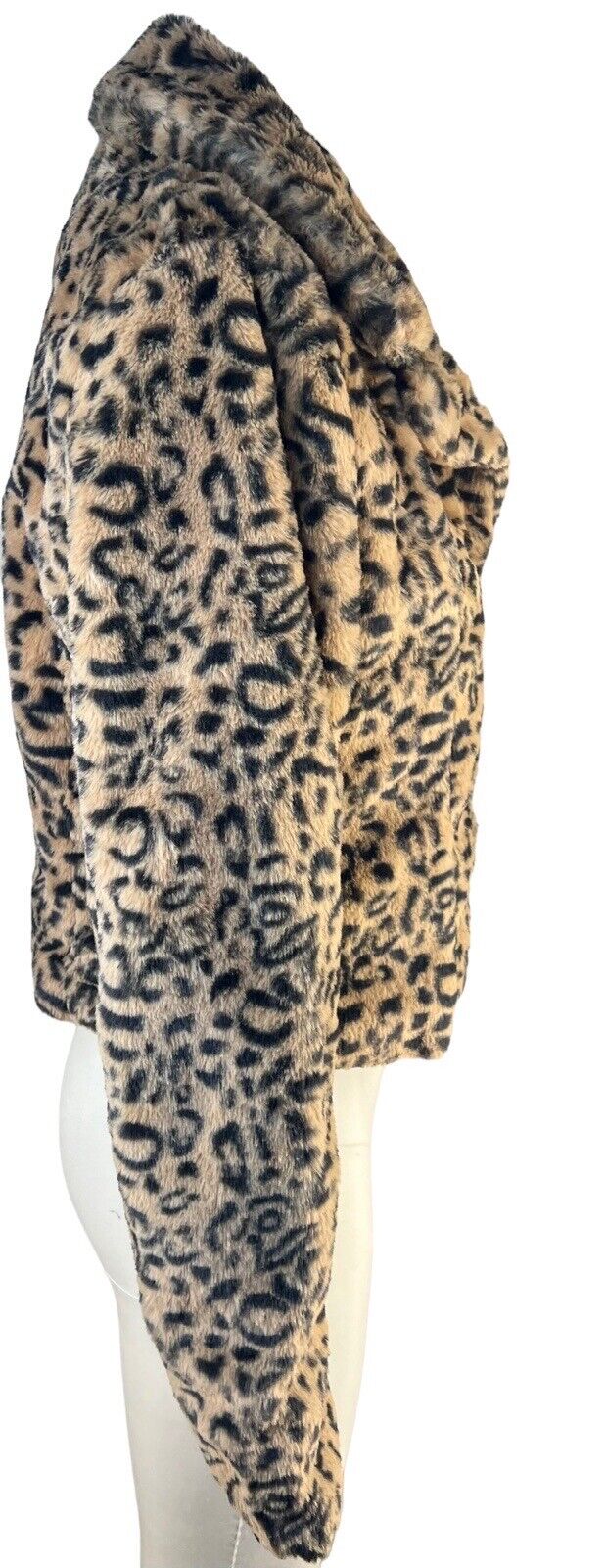 Everybody Talks Plush Faux Fur Leopard Print Short Jacket Size Large