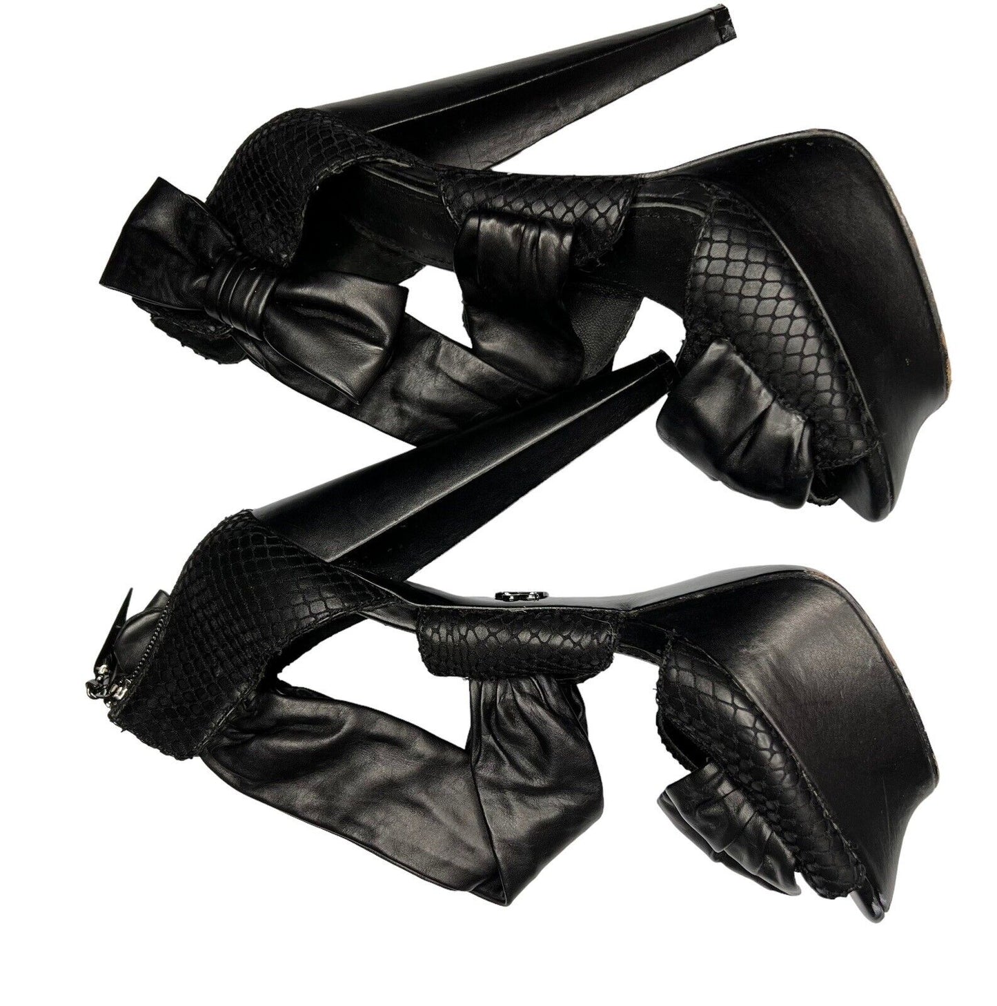 Rock & Republic Black Leather & Mesh Six Inch Cone Heels Size 38.5/8