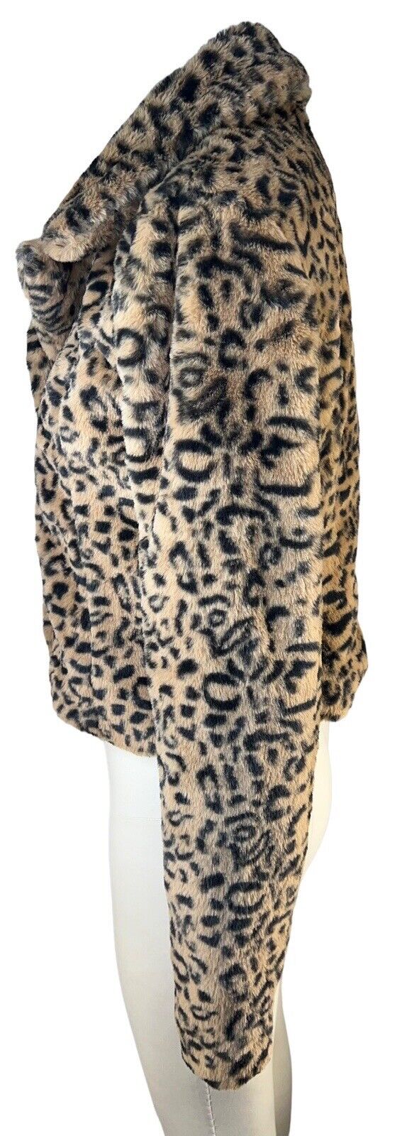 Everybody Talks Plush Faux Fur Leopard Print Short Jacket Size Large