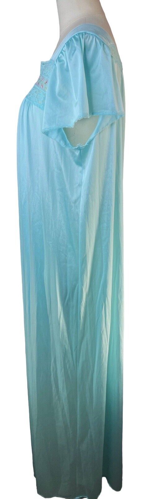 Women’s Blue Vanity Fair Vintage 60’s Nightgown 