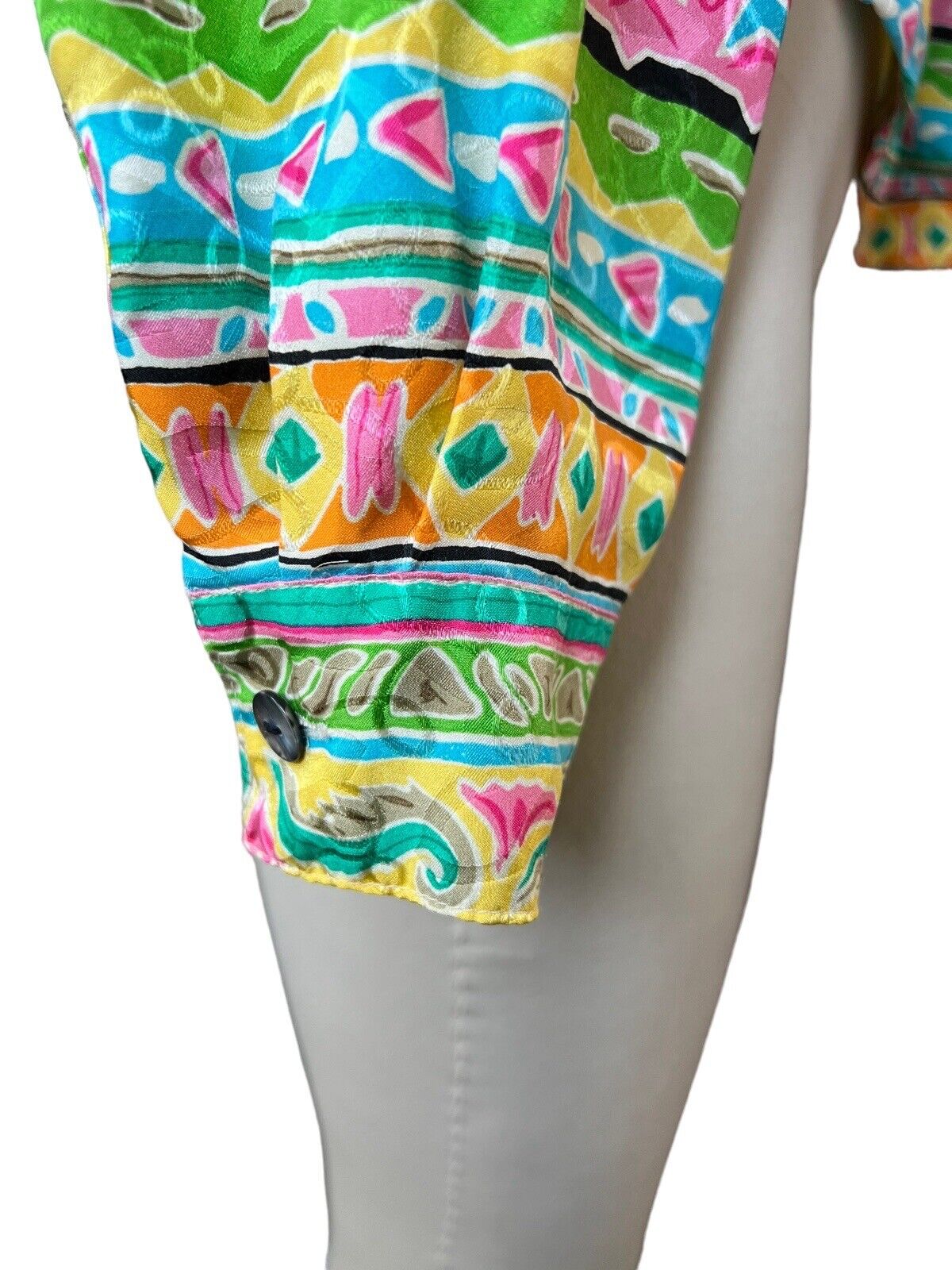 La Chine Classic By Galinda Wang Multicolored Silk Long Sleeved Button Up Top