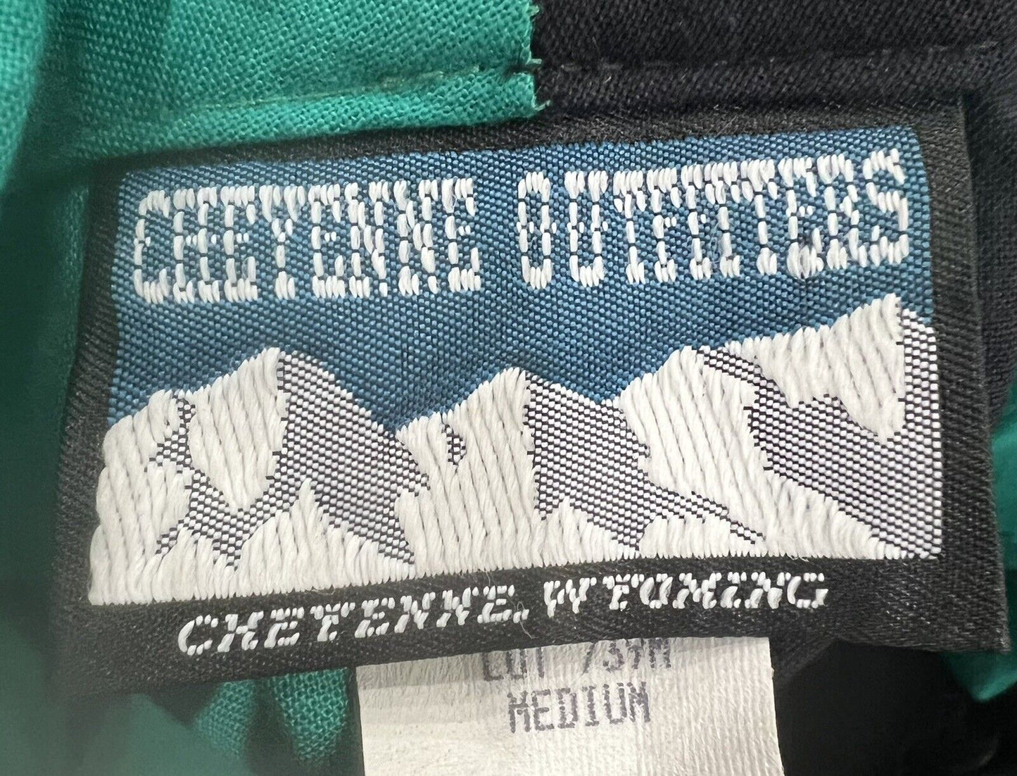 Women’s NWT Cheyenne Outfitters Button Up Shirt Color Block Size Medium