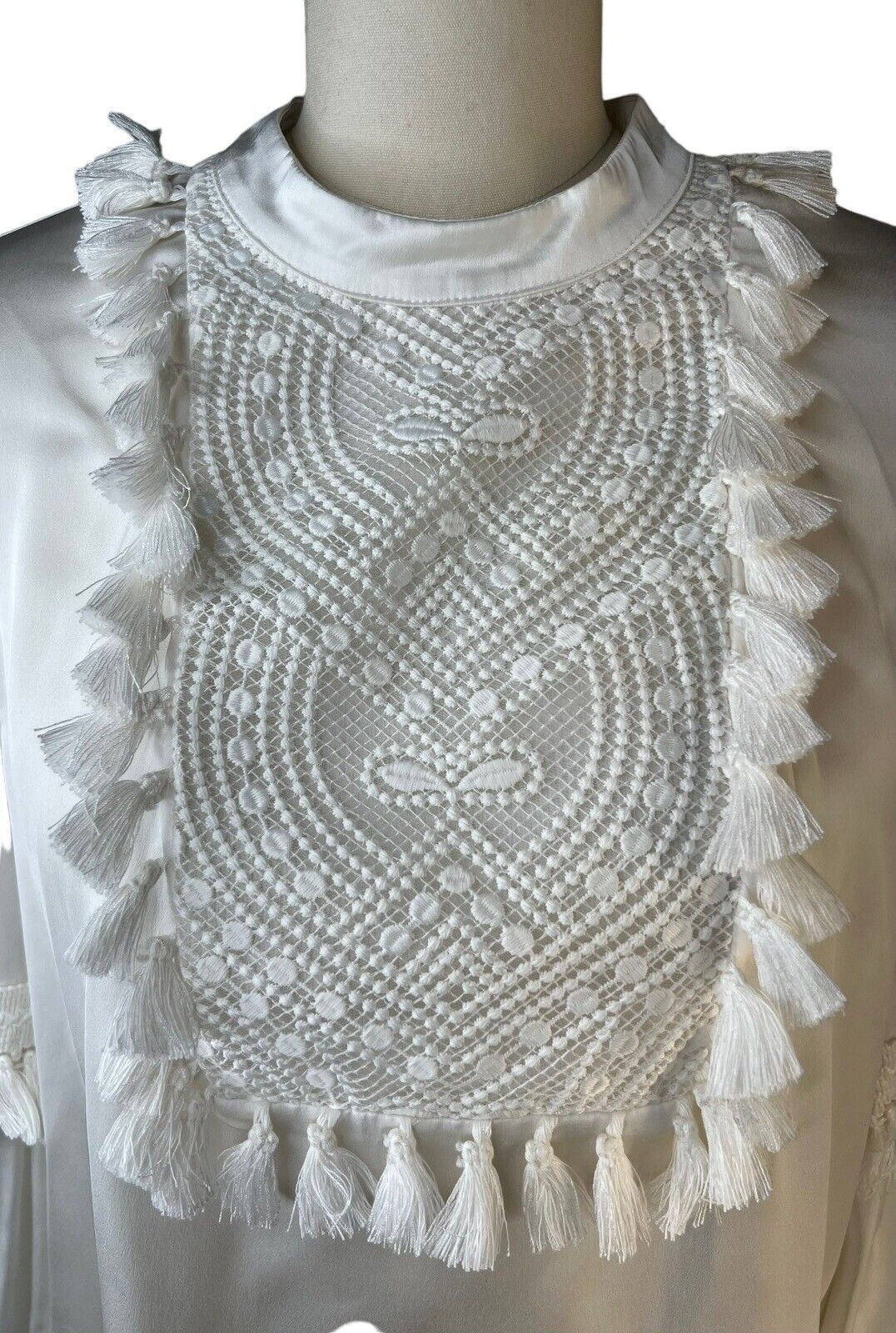 Ryegrass Women’s White Long-sleeved Pullover Fringe Lace Blouse Size Medium